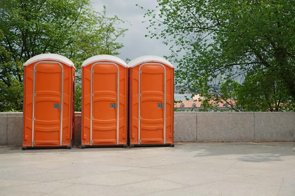 toilettes-oranges